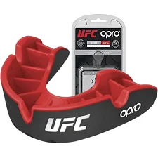 Боксерская капа OPRO Silver UFC взрослая (возраст 11+) Black/Red (ufc.102514001)