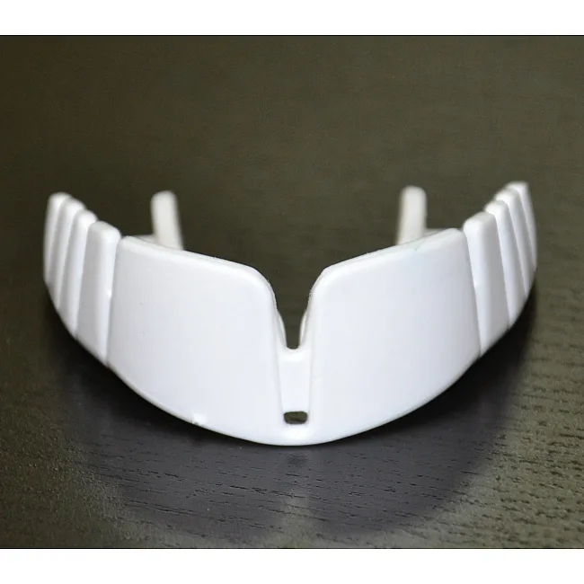 Боксерська капа OPRO Snap-Fit UFC доросла (вік 11+) White (ufc.002257002)