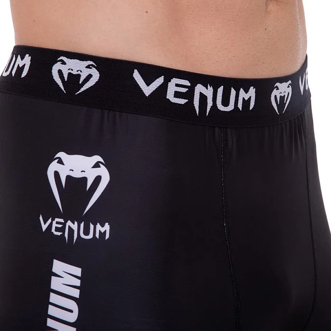 Компресійні шорти VENUM DK38
