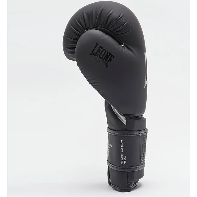 Боксерские перчатки Leone GN059 Black/White (капу в комплекте)