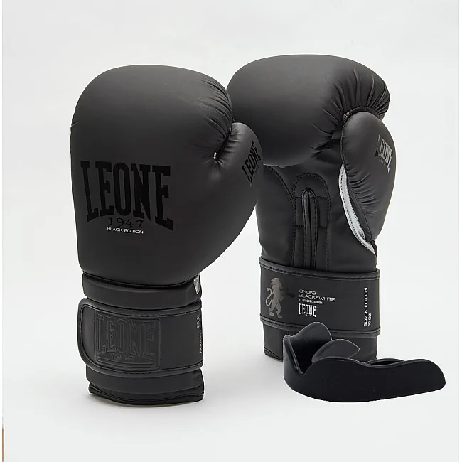 Боксерские перчатки Leone GN059 Black/White (капу в комплекте)