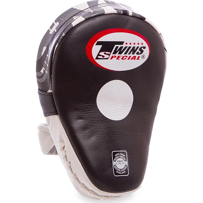 Лапа боксерская изогнутая тренировочная кожа TWINS PML10 18x27x4,5см 1 шт. (коричневый)