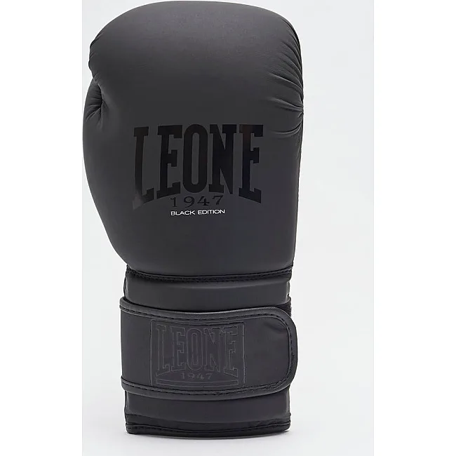 Боксерские перчатки Leone GN059 Black/White (капу в комплекте)