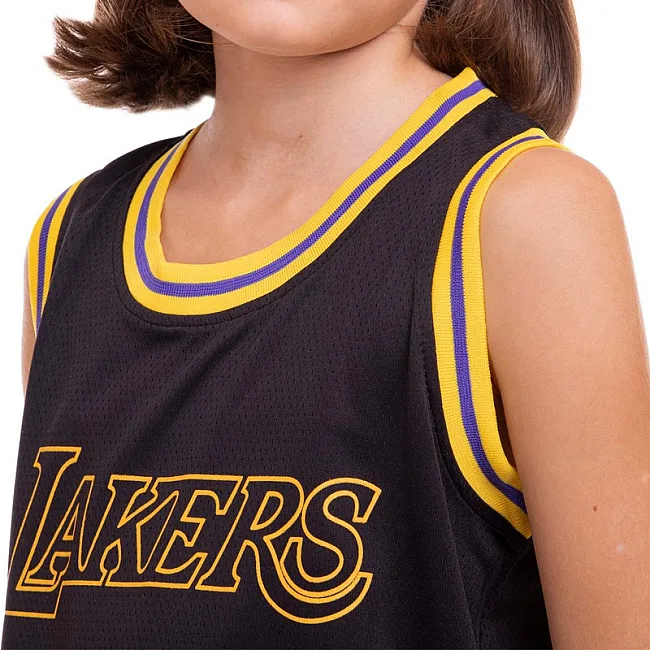 Детская баскетбольная форма
 NBA клуб L
 Angeles Lakers 23 BA-0928