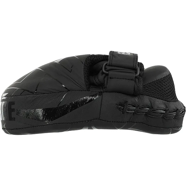 Лапа боксерская изогнутая тренировочная кожа FISTRAGE INTENSE FIGHTER VL-9348 19х5х26см 2штуки (Серый-черный)