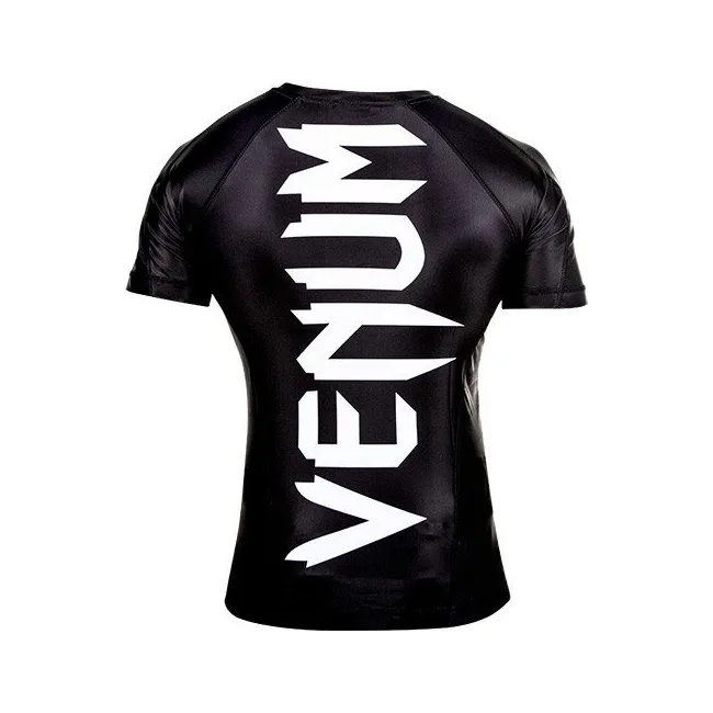 Рашгард VENUM Giant з коротким рукавом.