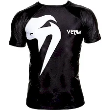 Рашгард VENUM Giant з коротким рукавом.