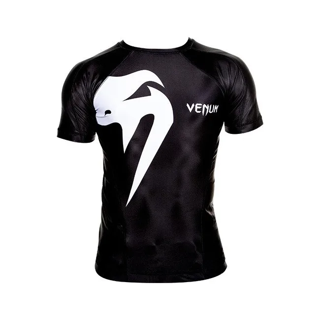 Рашгард VENUM Giant з коротким рукавом.