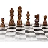 Шахматы
 деревянные с виниловым игровым полем SP-SPORT
 IG-4929 (3104)
 короля 7,8 см пешки 3,6 см