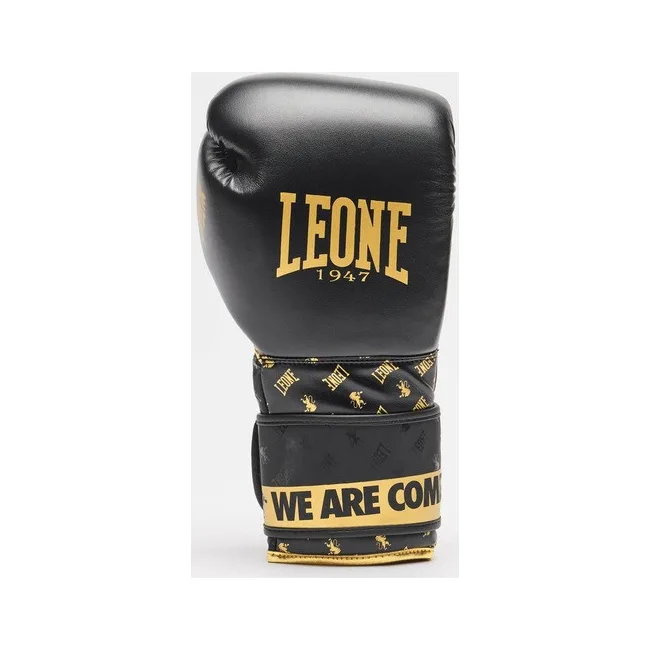 Боксерские перчатки Leone GN220 DNA Black (бинты 4м. в комплекте)