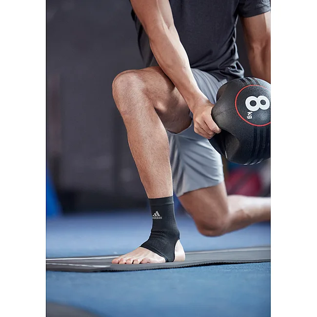 Фіксатор щиколотки Adidas Performance Ankle Support