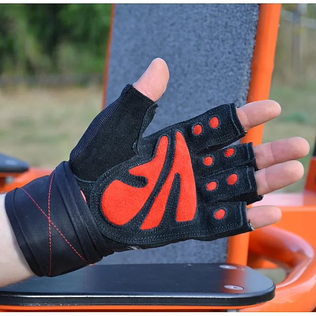 Рукавиці для фітнесу MADMAX MFG-568 Extreme 2nd edition Black/Red