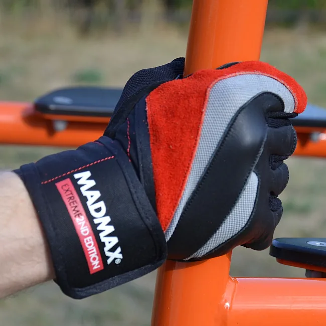 Рукавиці для фітнесу MADMAX MFG-568 Extreme 2nd edition Black/Red
