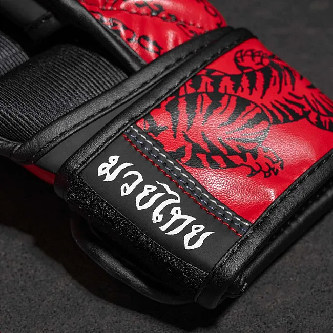 Перчатки для ММА Phantom Muay Thai Red (капа в подарок)