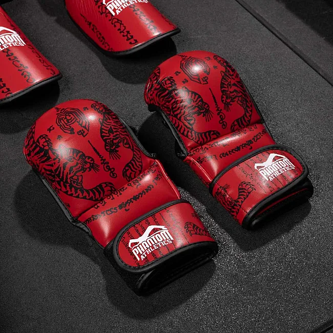 Перчатки для ММА Phantom Muay Thai Red (капа в подарок)