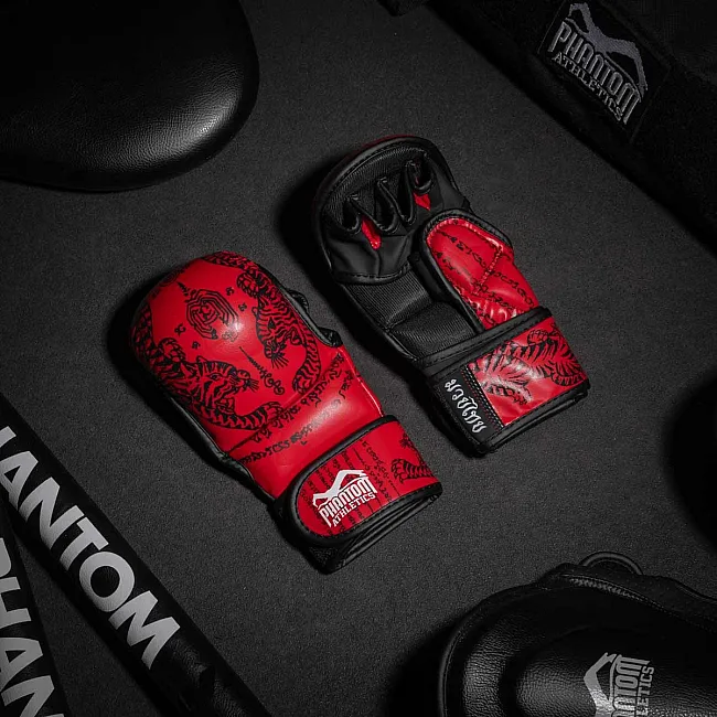 Перчатки для ММА Phantom Muay Thai Red (капа в подарок)