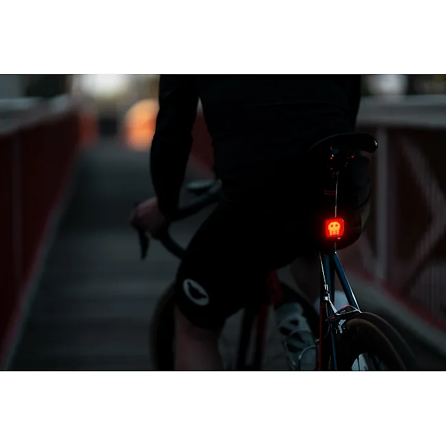 Мигалка на велосипед задняя KNOG Blinder X Rear 100 Lumens