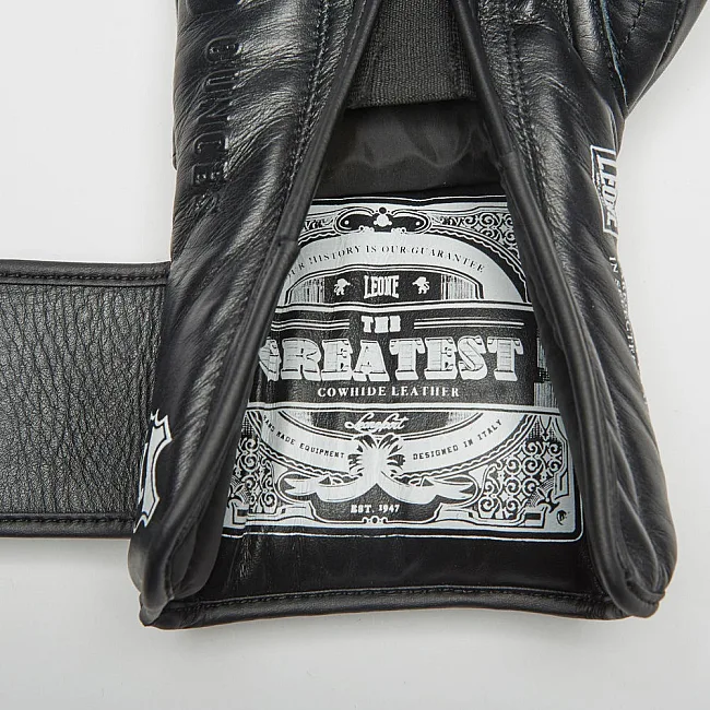 Боксерські рукавиці Leone GN111 THE GREATEST Black (бинти 4 м. в комплекті)