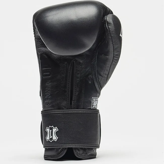 Боксерські рукавиці Leone GN111 THE GREATEST Black (бинти 4 м. в комплекті)