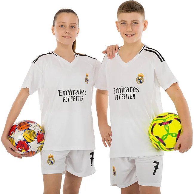 Футбольна форма дитяча із символікою клубу
 REAL MADRID VINI JR 7 домашня 2025 SP-SPORT

 CO-4635 20-30 (Білий)