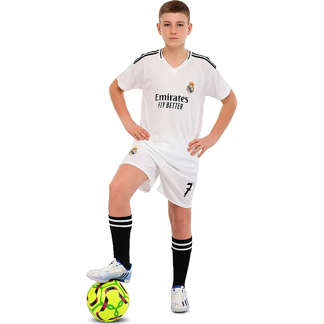 Футбольна форма дитяча із символікою клубу
 REAL MADRID VINI JR 7 домашня 2025 SP-SPORT

 CO-4635 20-30 (Білий)