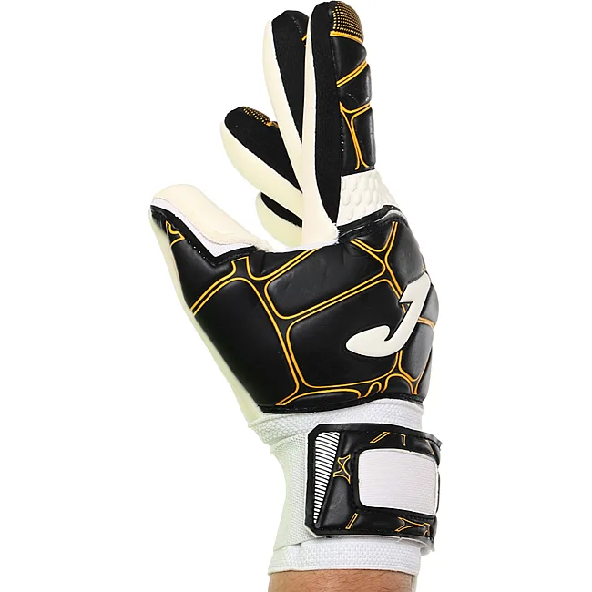 Вратарские перчатки
 профессиональные JOMA

 PRO 400908-109
 7-12 (Черный-золотой)