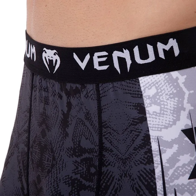 Компресійні шорти VENUM DK47