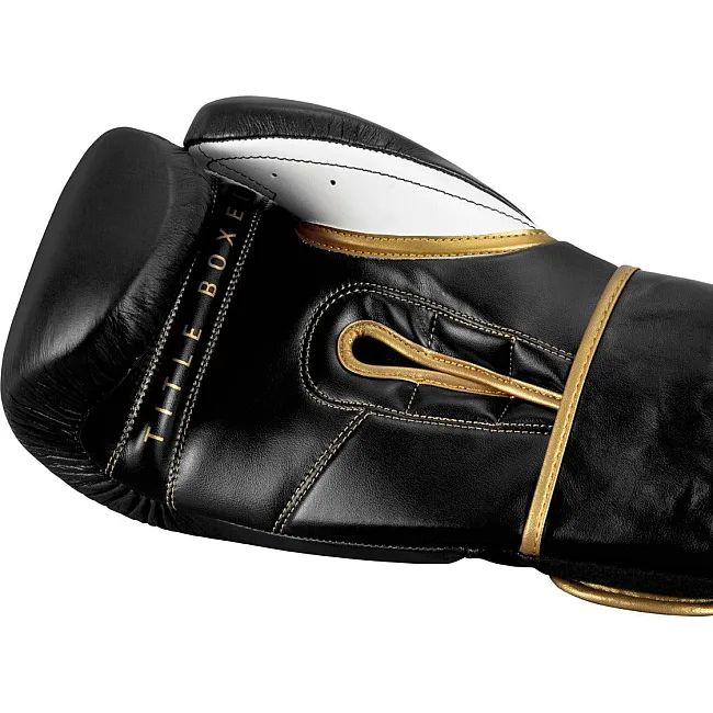 Боксерские перчатки TITLE Boxeo Mexican Leather Quatro Black/White (бинты 4м. в комплекте)