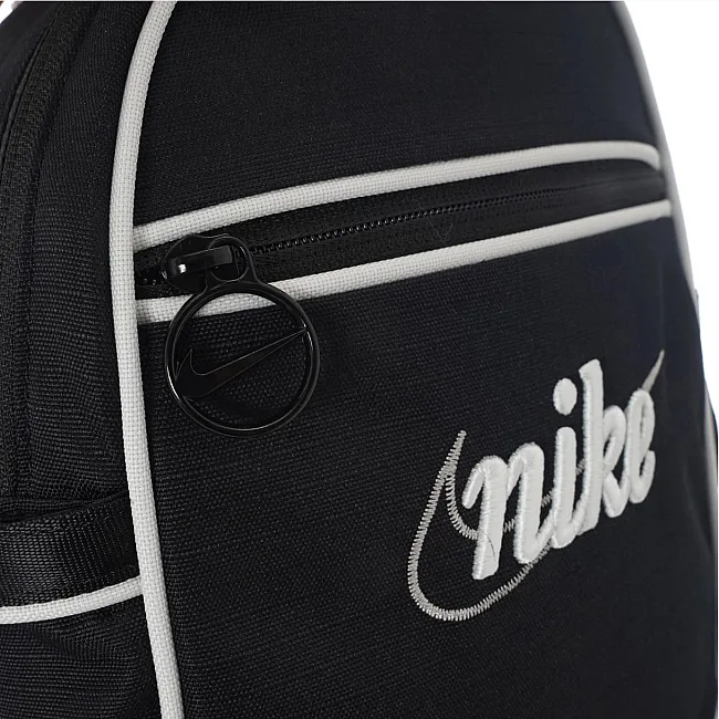 Женский рюкзак Nike NSW FUTURA 365 MINI BKPK-RETRO 6L черный 25 х 20 х 10 см