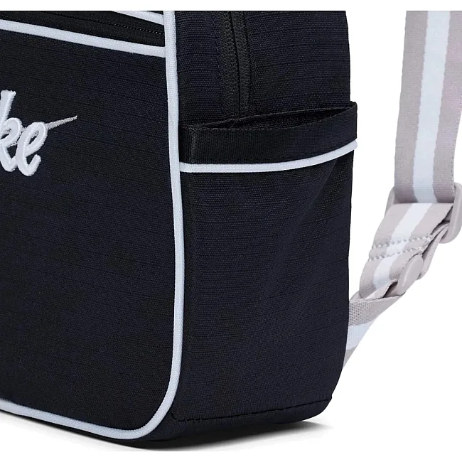 Женский рюкзак Nike NSW FUTURA 365 MINI BKPK-RETRO 6L черный 25 х 20 х 10 см