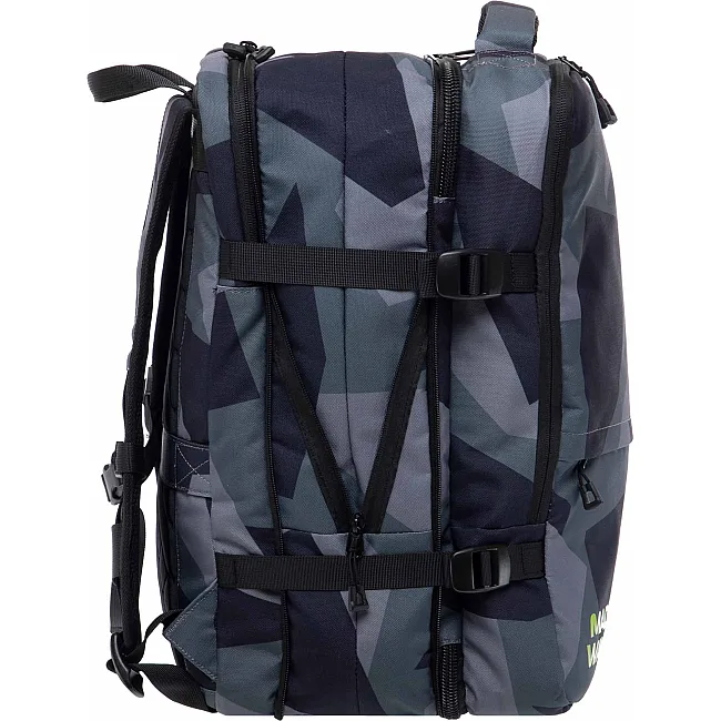 Спортивный рюкзак
 MADWAVE
 M112905000W COACH TRANSFORMER 34л (Серый)