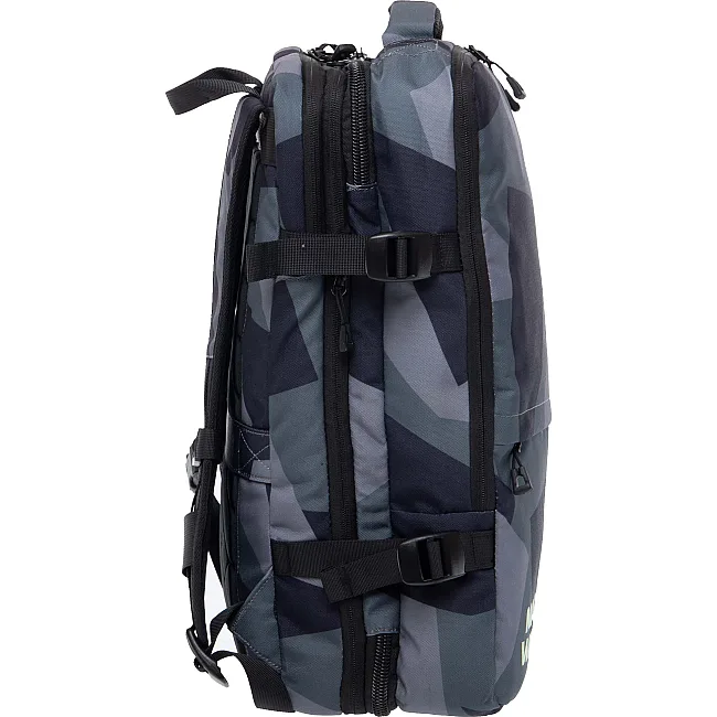 Спортивный рюкзак
 MADWAVE
 M112905000W COACH TRANSFORMER 34л (Серый)