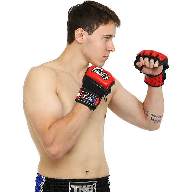 Перчатки для ММА
 FAIRTEX
 BO-0582 (Красный)