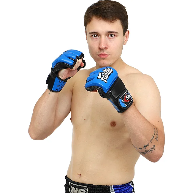 Перчатки для ММА
 FAIRTEX
 BO-0582 (Красный)