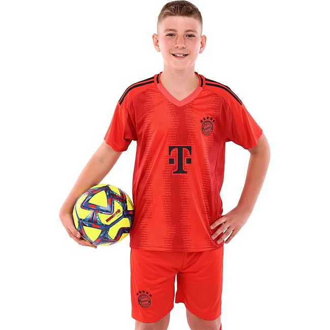 Футбольна форма дитяча із символікою клубу
 BAYERN MUNCHEN домашня 2025 SP-SPORT

 CO-4732 20-28 (Червоний)