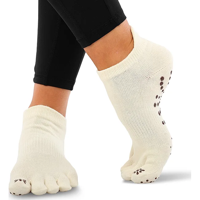 Носки для йоги и пилатеса с закрытыми пальцами нескользящие BLOOM YOGA SOCKS LB7081 (Белый)