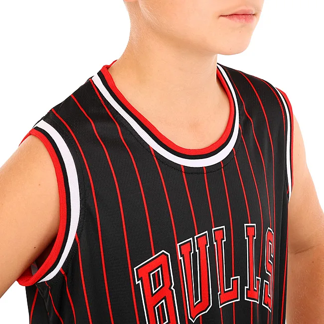 Детская баскетбольная форма
 NBA клуб Chicago Bulls 23 BA-6603 (Черный-красный)