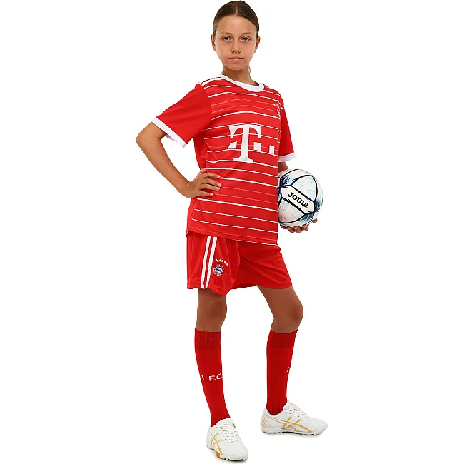 Футбольна форма дитяча із символікою клубу
 BAYERN MUNCHEN домашня 2023 SP-SPORT

 CO-7186 (Червоний)