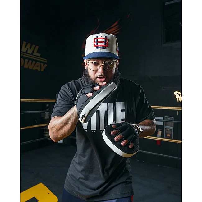 Лапы боксерские TITLE Boxing Gel Tech Punch Mitts 2.0 Black