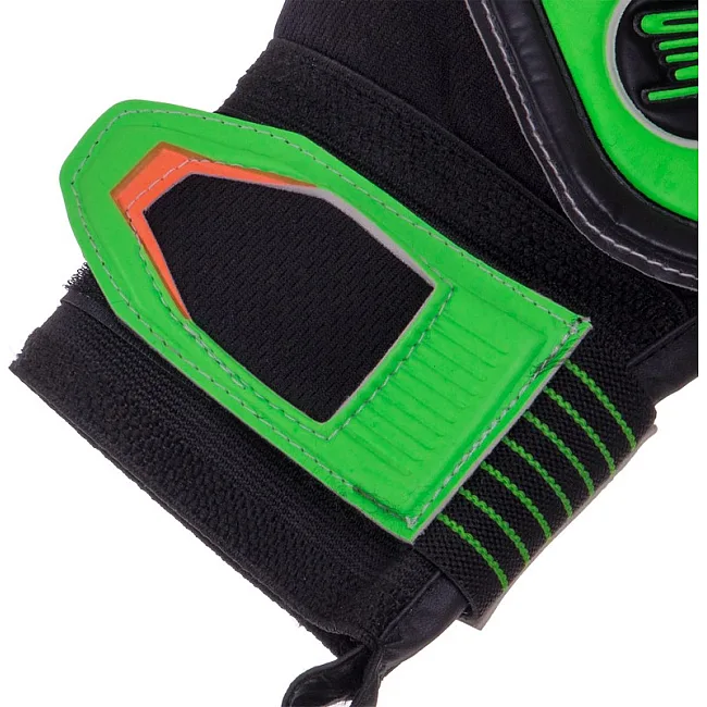 Вратарские перчатки
 профессиональные с защитой пальцев SOCCERMAX GK-009
 7-11