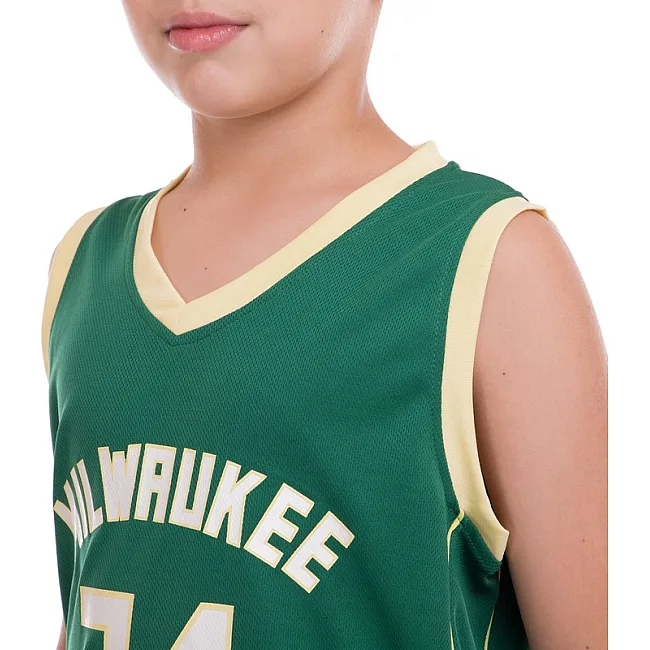 Детская баскетбольная форма
 NBA клуб Milwaukee Bucks 34 BA-0971