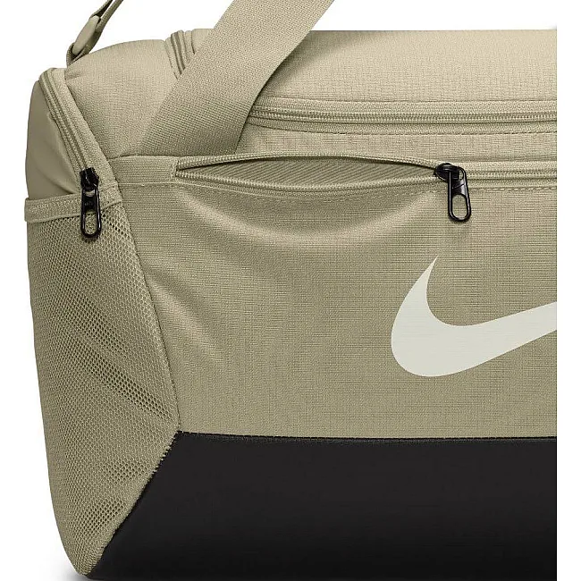 Сумка Nike NK BRSLA S DUFF – 9.5 41L бежевый, черный 51 x 28 х 28 см