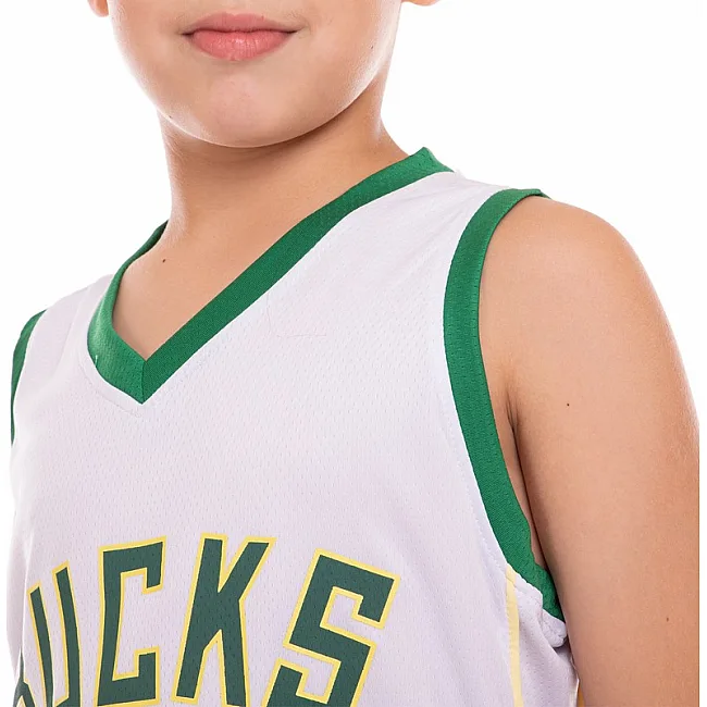 Детская баскетбольная форма
 NBA клуб Milwaukee Bucks 34 3582