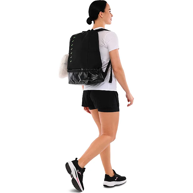 Спортивный рюкзак
 JOMA
 MOCHILA SPLASH 401025-117 25л (Черный)