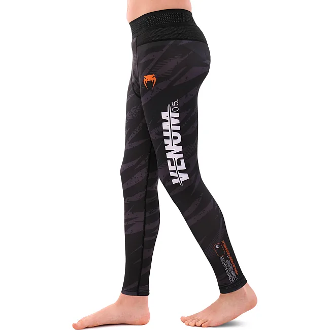 Компрессионные штаны леггинсы тайтсы детские VENUM
 UFC FIGHT WEEK 9640B XXS
-L (Черный)
