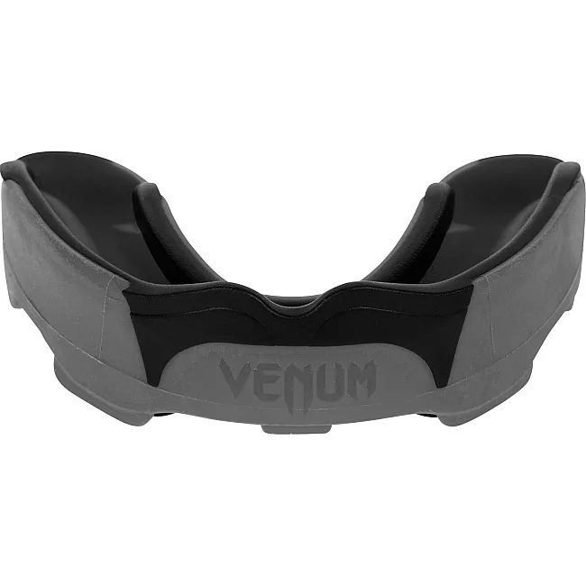 Боксерська капа Venum Predator (вік 11+)