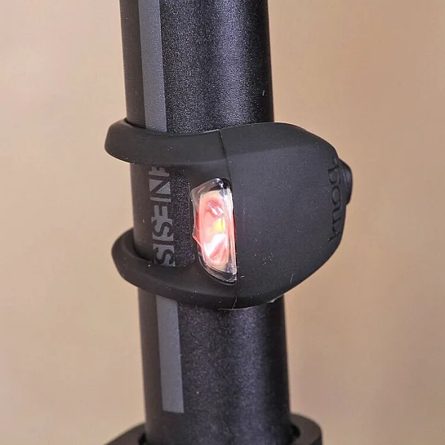 Мигалка на велосипед задняя KNOG Frog Strobe Rear 2.5 Lumens Black