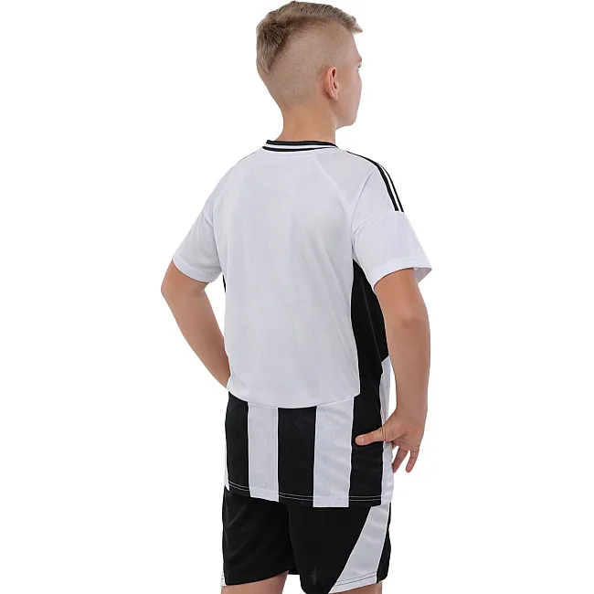 Футбольна форма дитяча із символікою клубу
 JUVENTUS домашня 2024 SP-SPORT

 CO-3731 115-160

см (Чорний-білий)