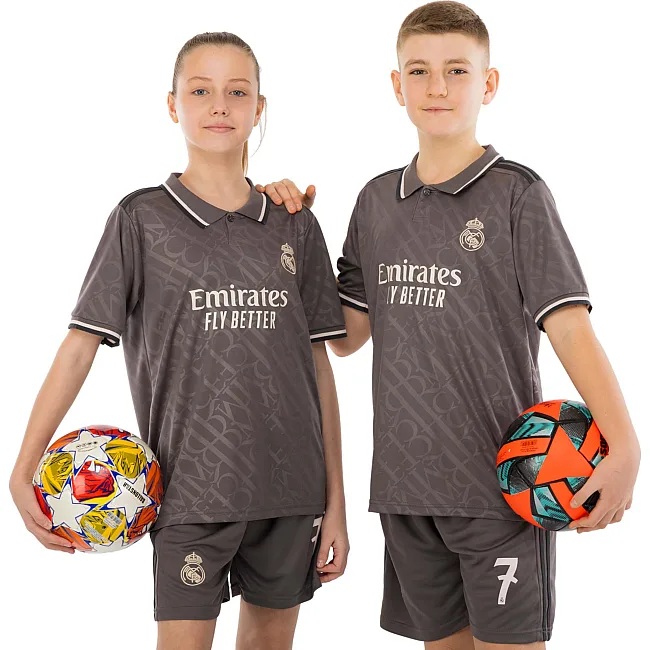 Футбольна форма дитяча із символікою клубу
 REAL MADRID VINI JR 7 резервна 2025 SP-SPORT

 CO-4648 20-30 (Сірий)