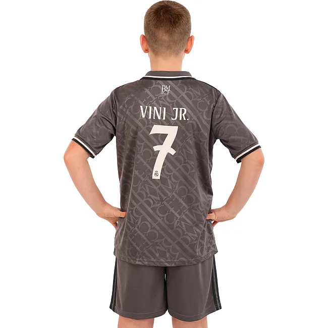 Футбольна форма дитяча із символікою клубу
 REAL MADRID VINI JR 7 резервна 2025 SP-SPORT

 CO-4648 20-30 (Сірий)
